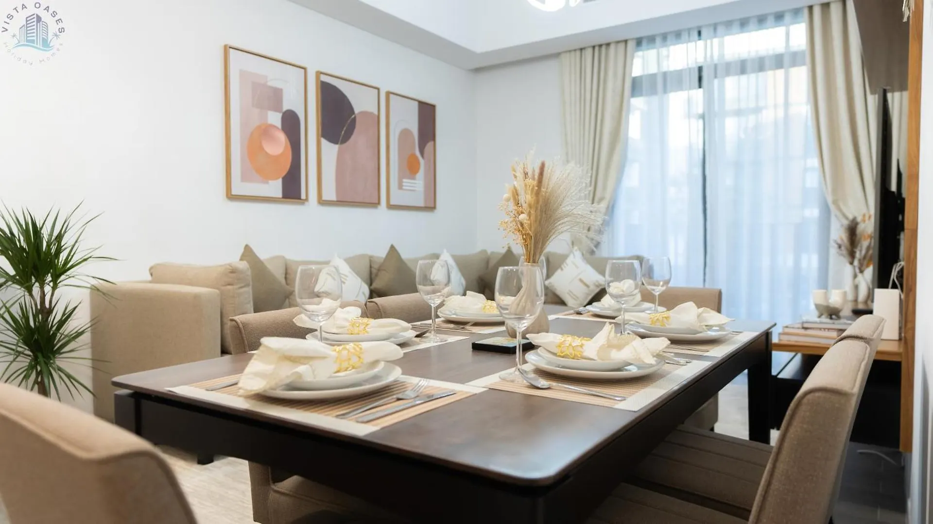 Exquisite 2Br With Pool View Apartment Dubai United Arab Emirates