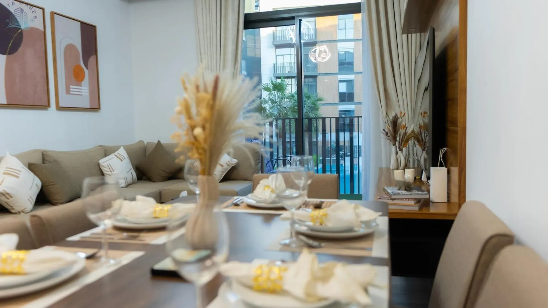 Exquisite 2Br With Pool View Apartment Dubai United Arab Emirates