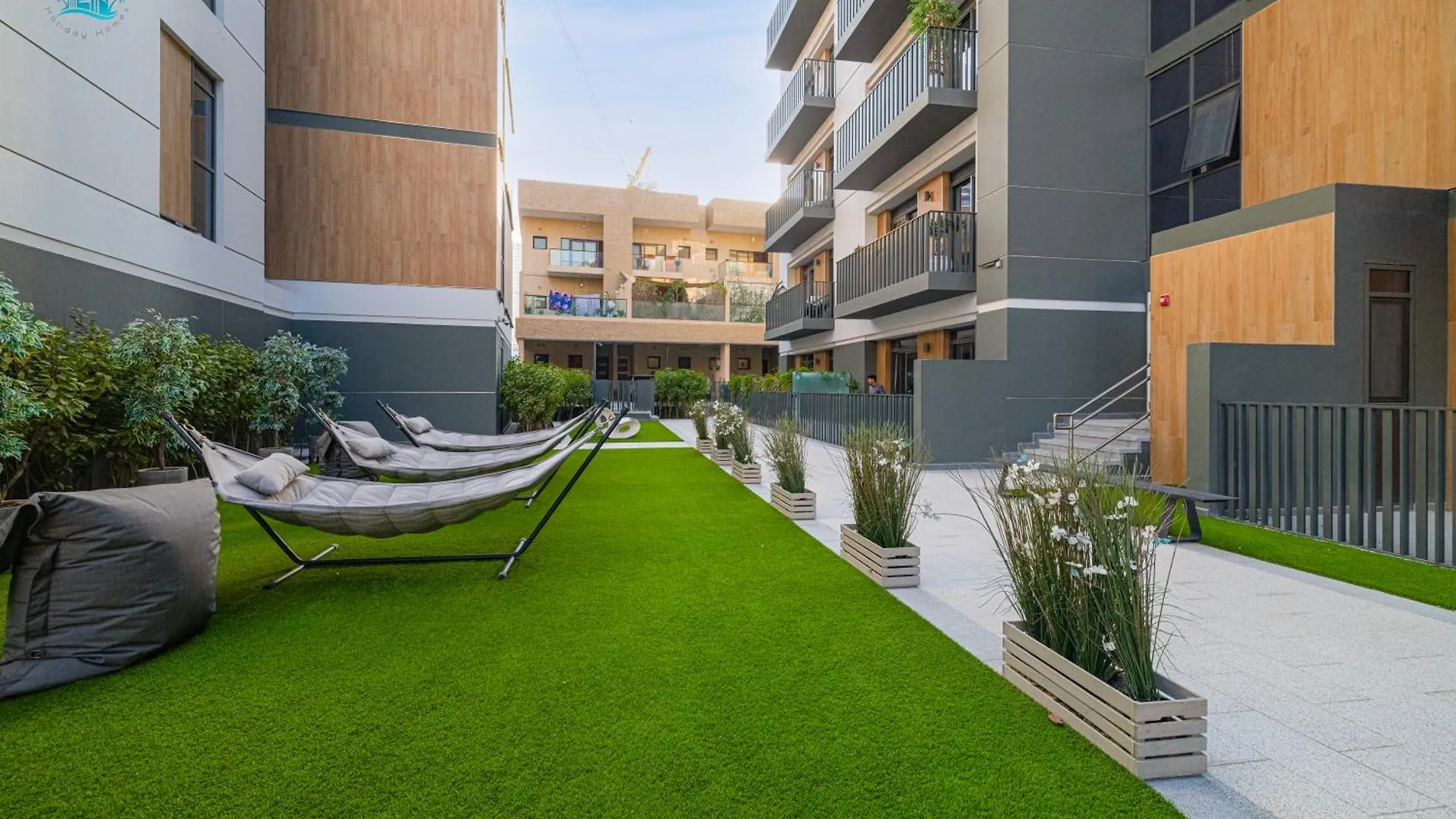 Exquisite 2Br With Pool View Apartment Dubai United Arab Emirates