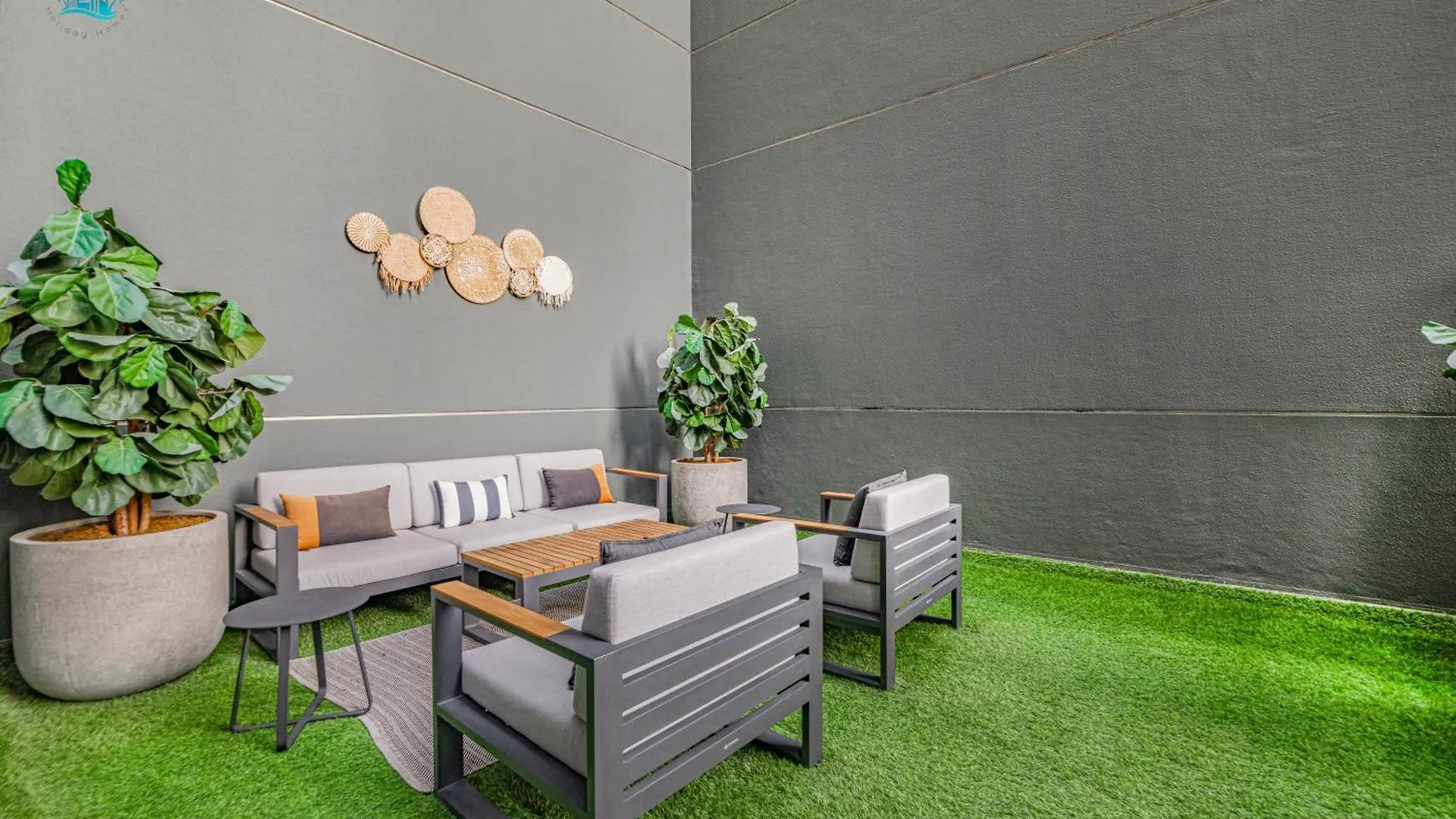 Exquisite 2Br With Pool View Apartment Dubai