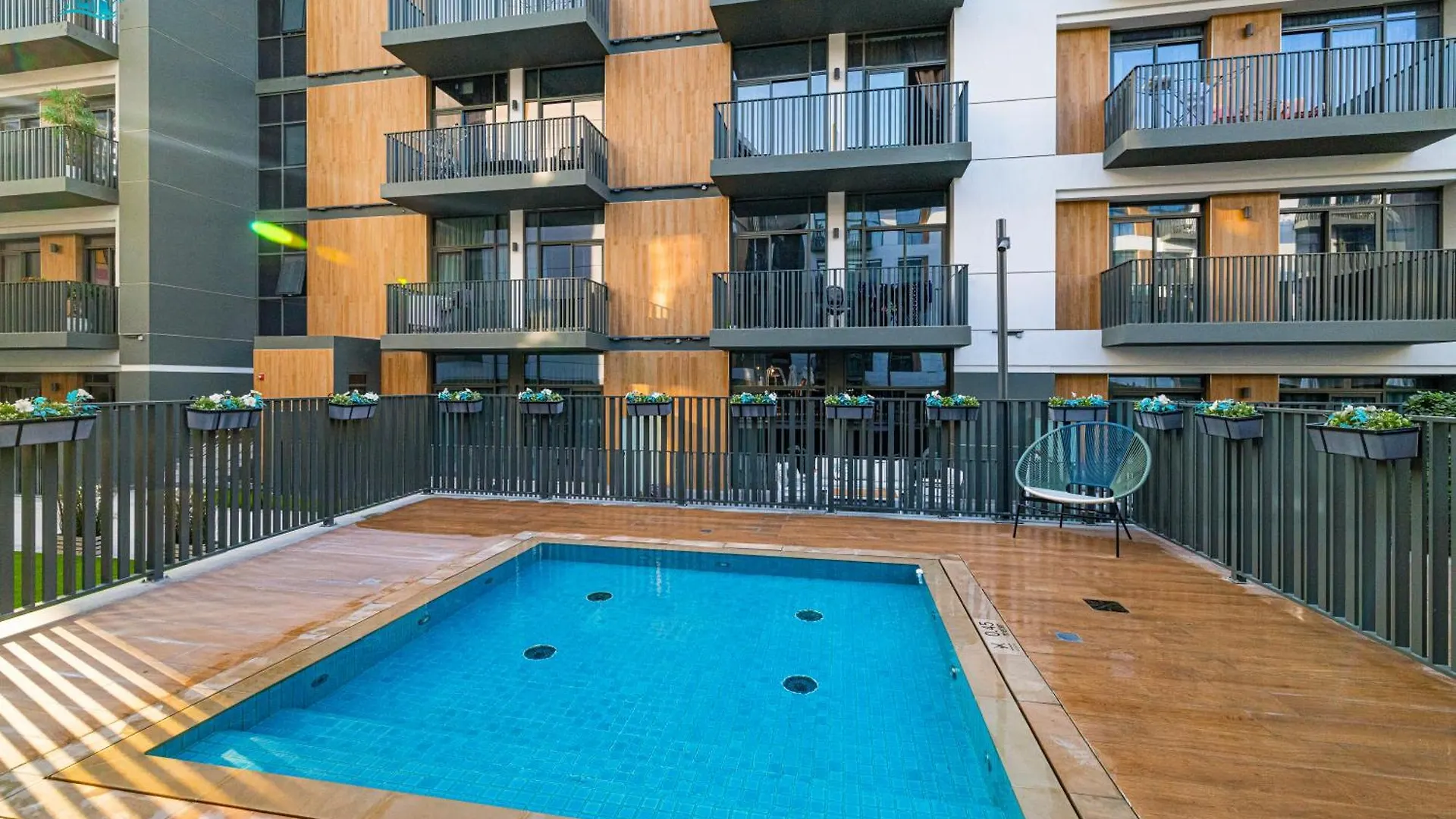 Exquisite 2Br With Pool View Apartment Dubai