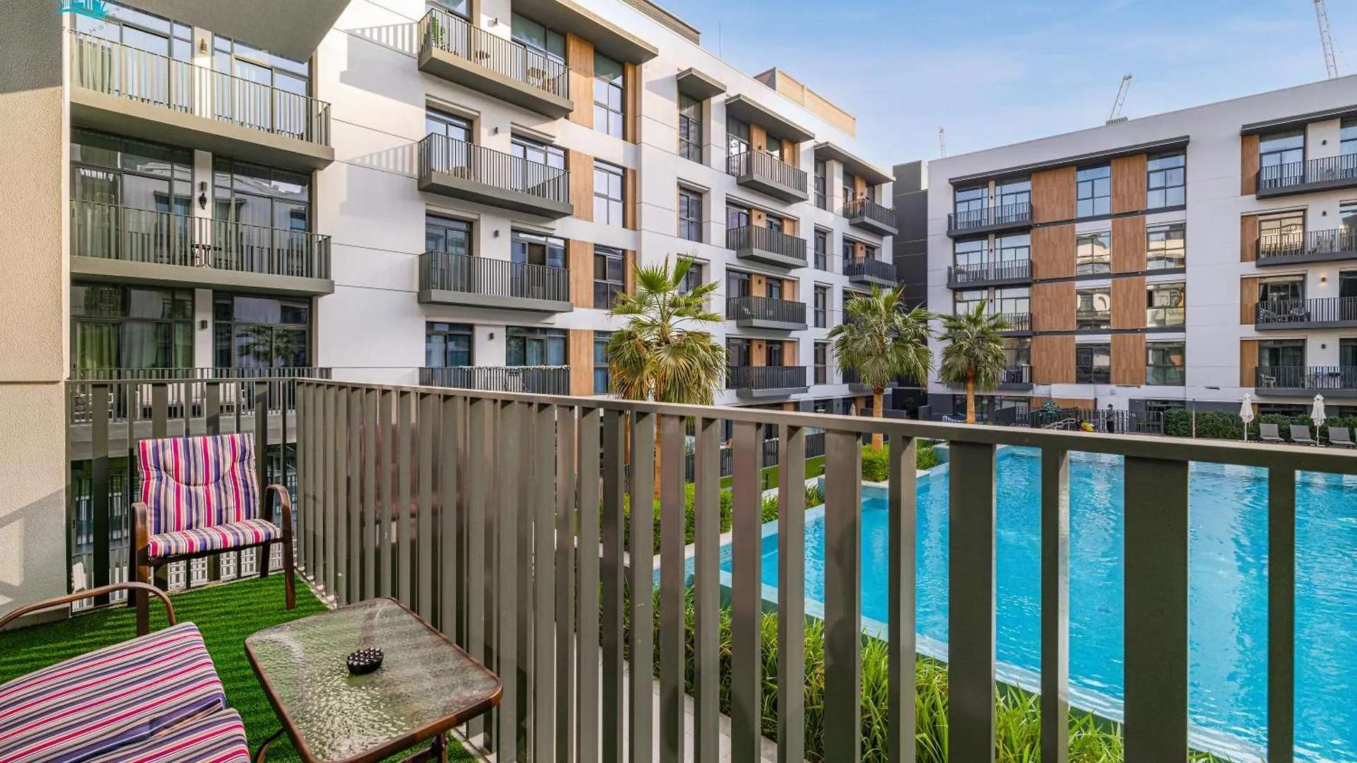 Exquisite 2Br With Pool View Apartment Dubai